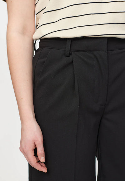 Vilja Shorts, Black