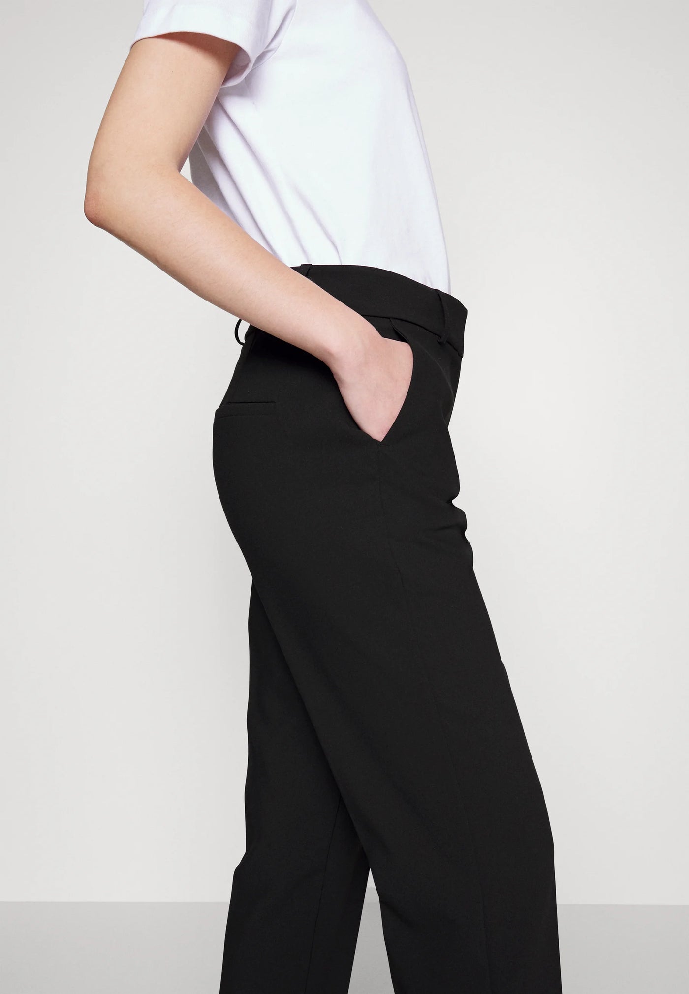 Rita -Ria MW Cropped Pant , Black