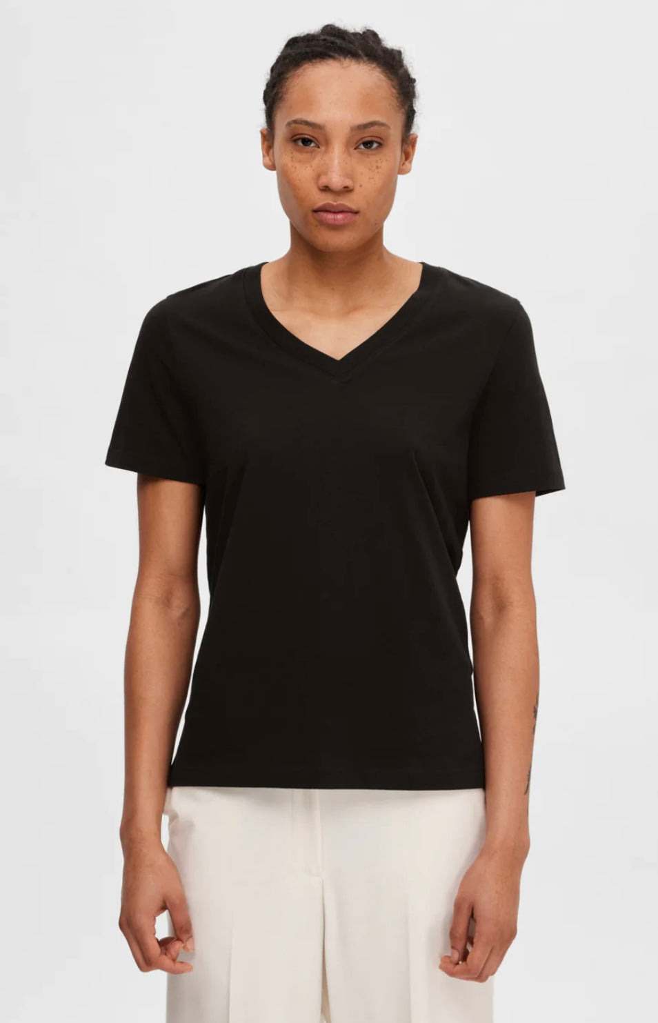 Essential SS v-neck Tee, Black